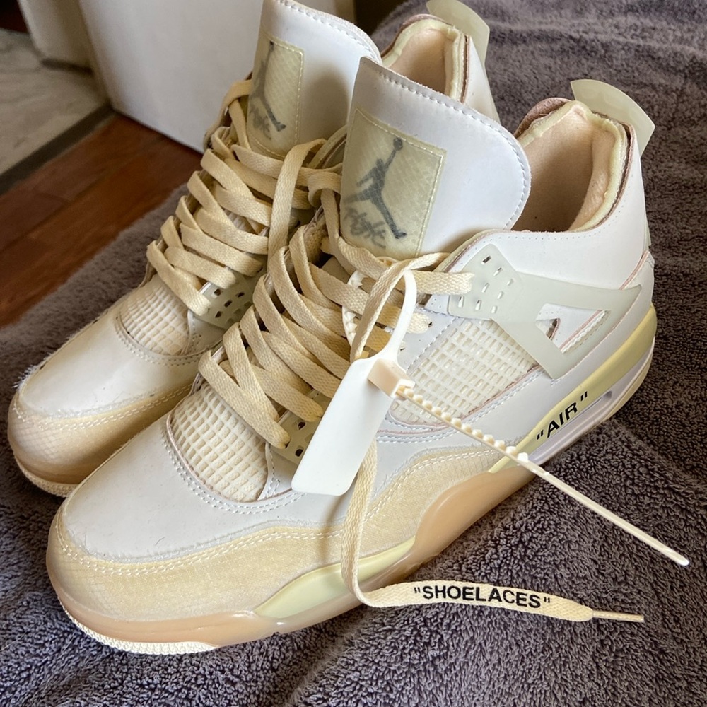 Off White Jordan 4’s